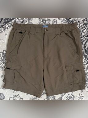 Worldwide sportsman’s khaki Cargo Shorts